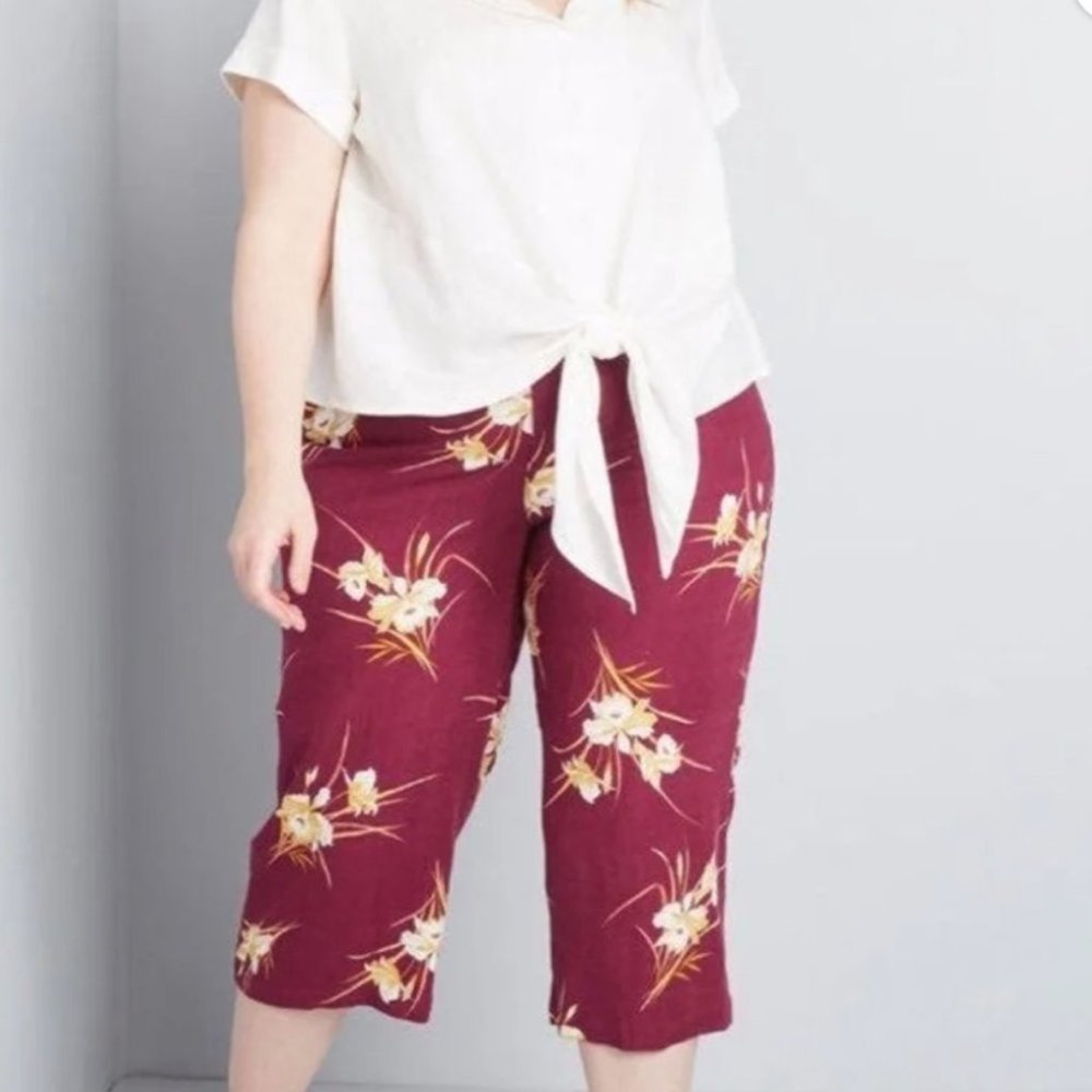 Modcloth Burgundy Tropical Print Linen Blend Wide Leg Capris Si…NEW/TAGS
